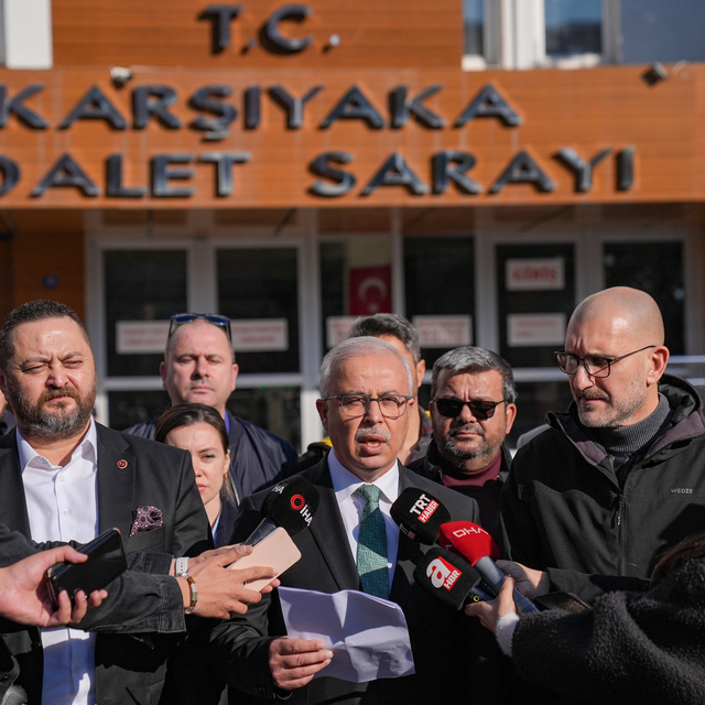AK Parti, Karşıyaka Belediyesinin temizlik aracı kiralama ihalesini yargıya...