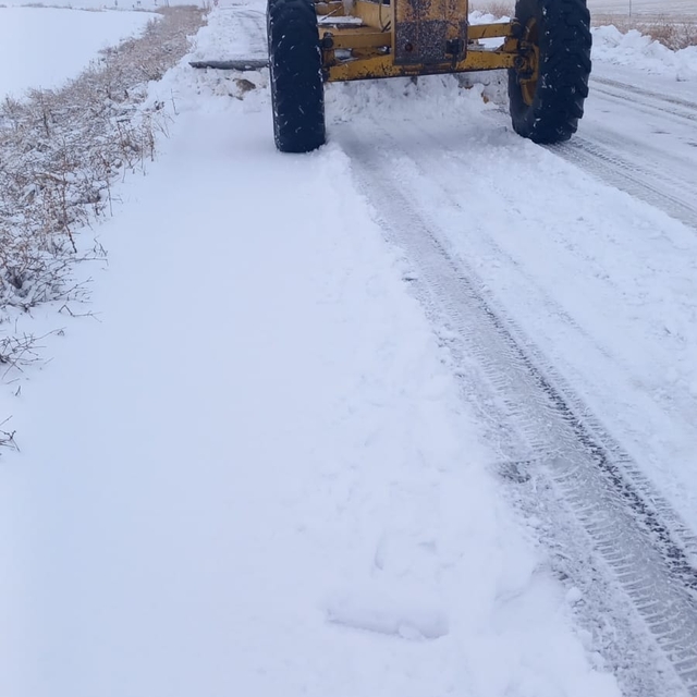 Kayseri'de karla mücadele çalışmaları sürüyor