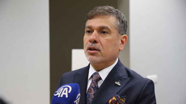 Finansal teknolojilere ilgi duyan gençlere "okur yazarlık" çağrısı