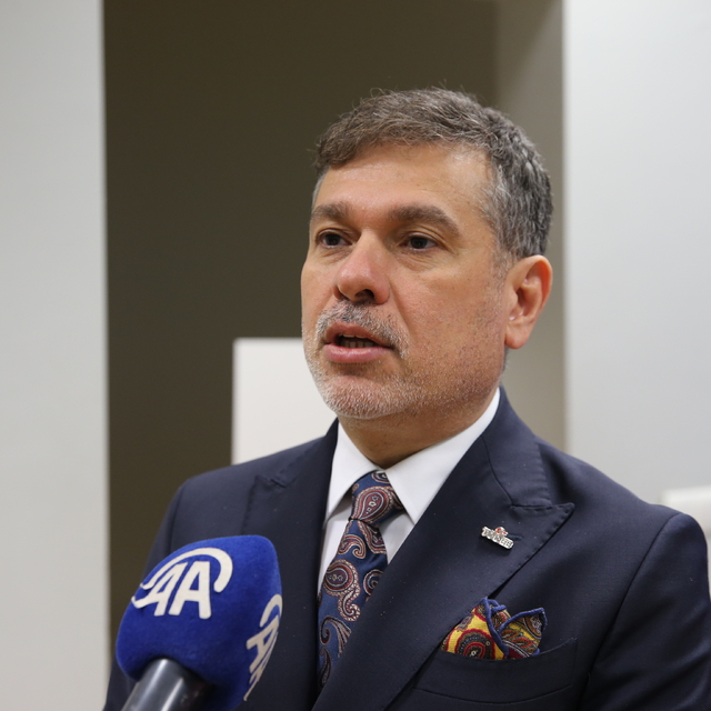 Finansal teknolojilere ilgi duyan gençlere "okur yazarlık" çağrısı