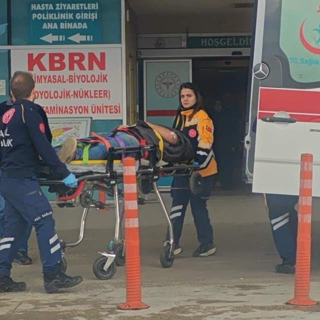 Bursa'da asansör boşluğuna düşen işçi ağır yaralandı