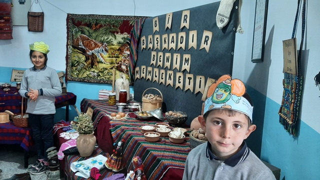 Sarıoğlan'da yerli ürünler sergisi açıldı