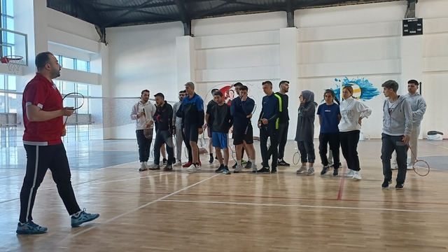 Bitlis'te badminton antrenörlük kursu başladı