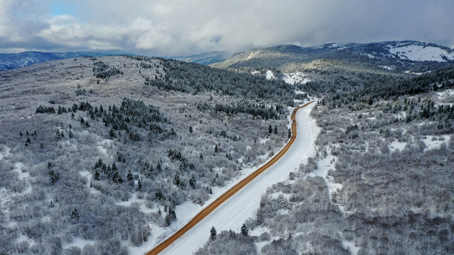 Beyaz örtüyle kaplanan Küre Dağları dron ile görüntülendi