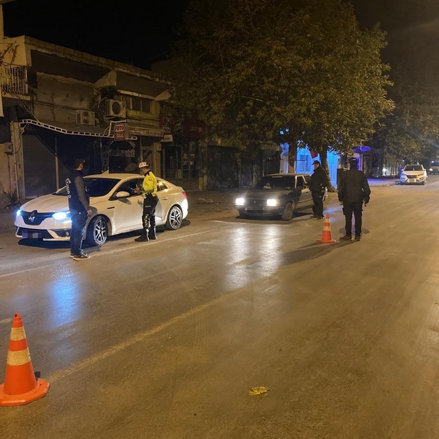 Kozan'da aranan 8 şüpheli huzur ve güven uygulamasında yakalandı