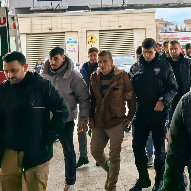 Bursa'da firari 8 hükümlü yakalandı