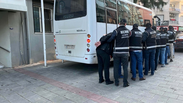 İzmir'de suç örgütüne operasyonda 7 kişi tutuklandı