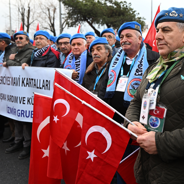Kayseri'deki terör saldırısında şehit olan 15 asker anıldı