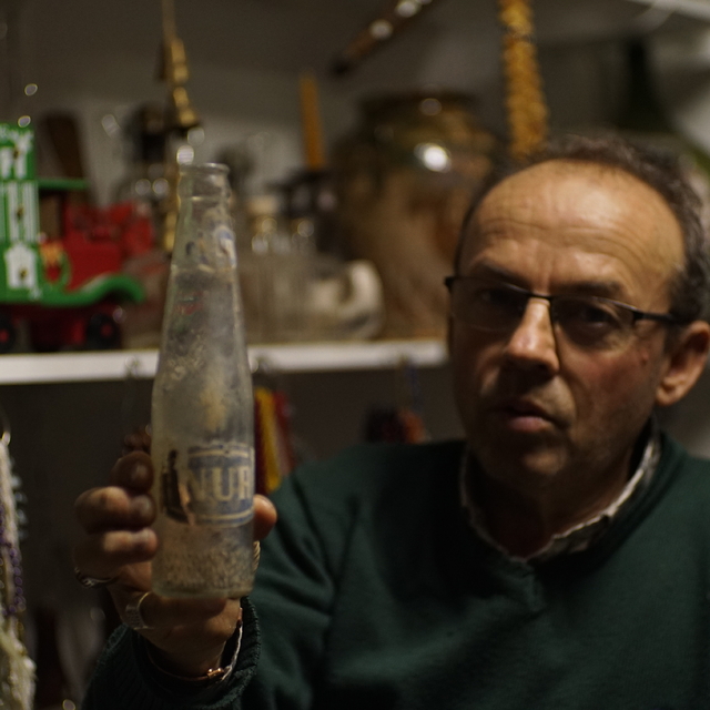 Çanakkaleli işçi emeklisi antika tutkusunu mesleğe dönüştürdü