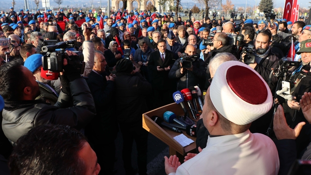 Kayseri'de 8 yıl önce terör saldırısında şehit olan 15 asker anıldı