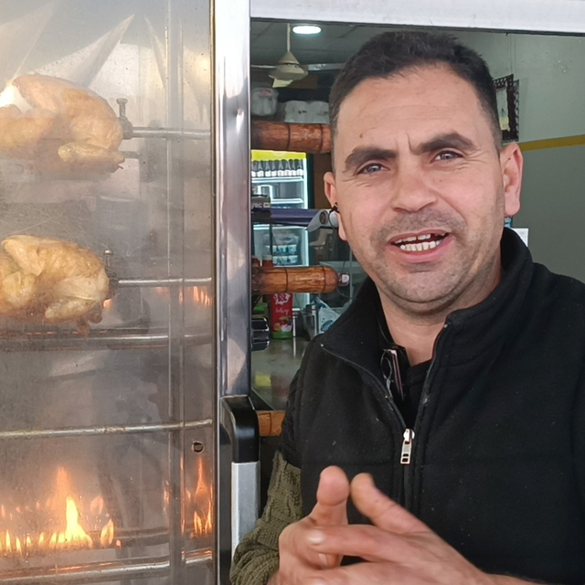 Türkiye'de doğan 3 çocuğuyla ülkesine dönmek için gün sayıyor