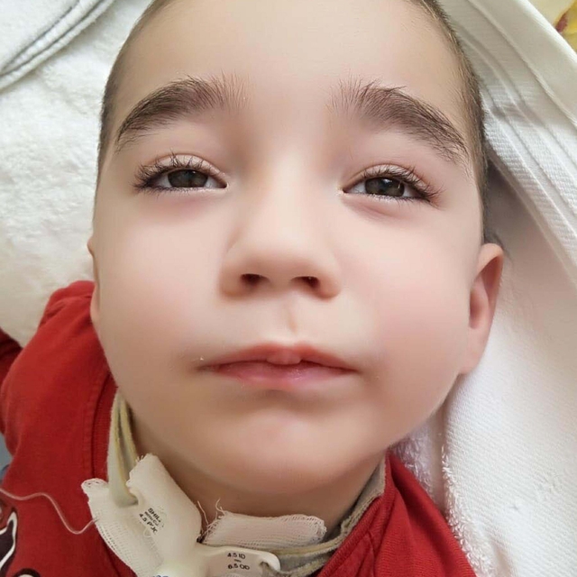 Oksijen yerine azot gazı verilen Ege, hayatını kaybetti