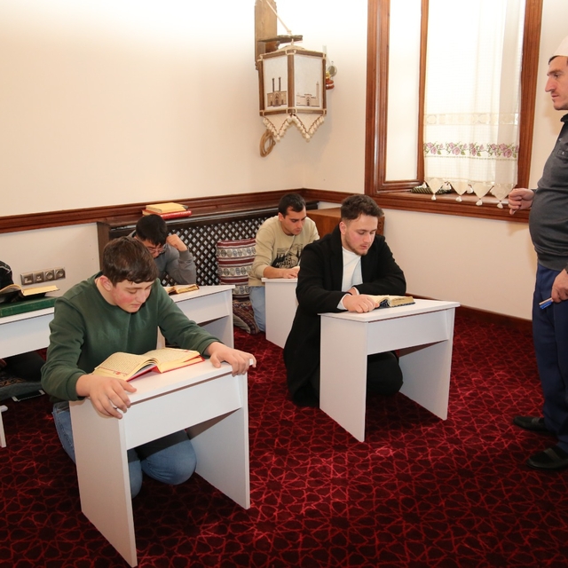 Erzurum'da açılan "Ebubekir Efendi Daru'l Huffaz Eğitim Merkezi"nde eğitim...