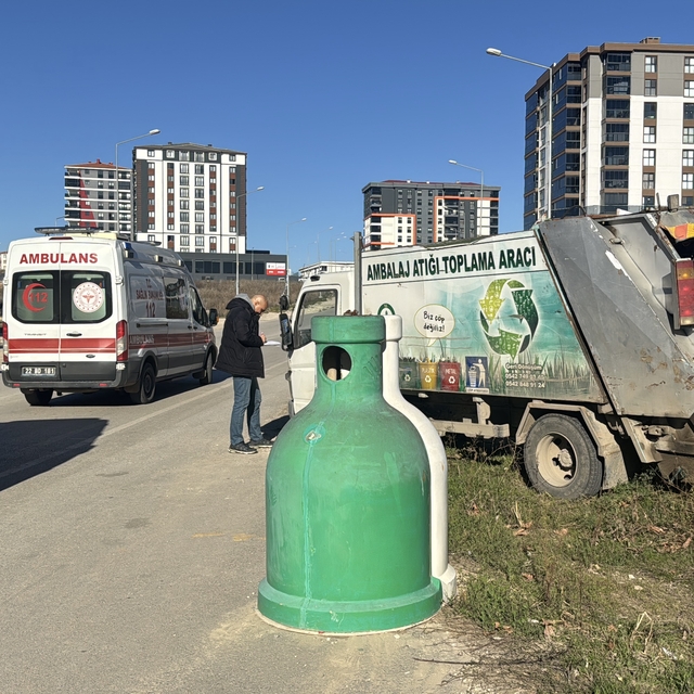 Edirne'de kağıt toplama aracına yönelik silahlı saldırıda 2 kişi yaralandı