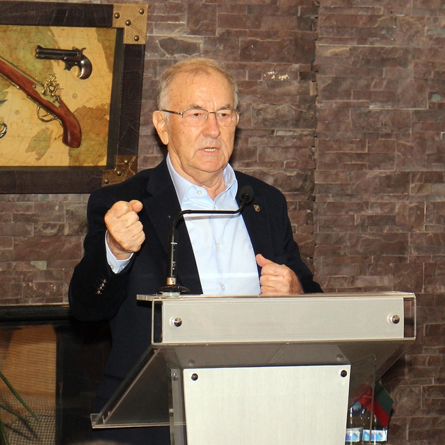 Karşıyaka'da Yaşar'la görüşme