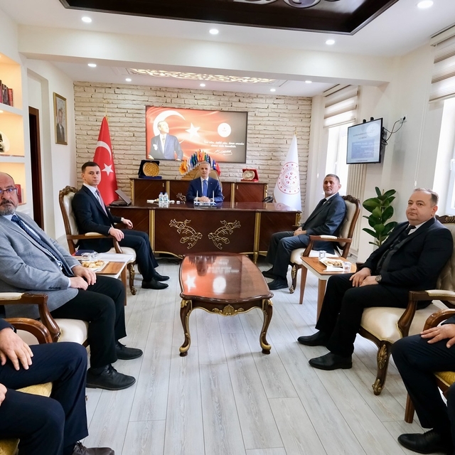 Karaman Valisi Çiçekli Kazımkarabekir ilçesini ziyaret etti