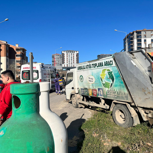 Atık toplama aracına silahlı saldırı; 1'i ağır, 2 yaralı