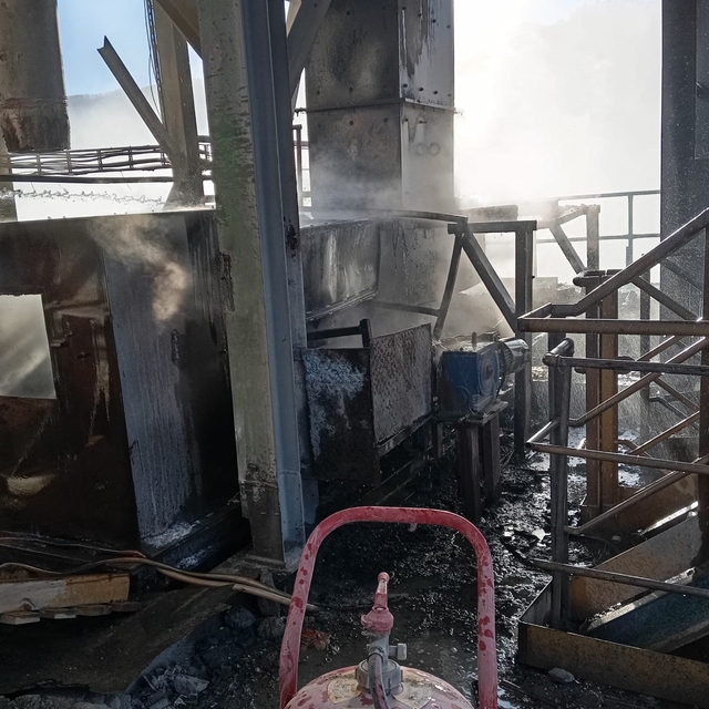 Düzce'de çimento fabrikasında çıkan yangın söndürüldü