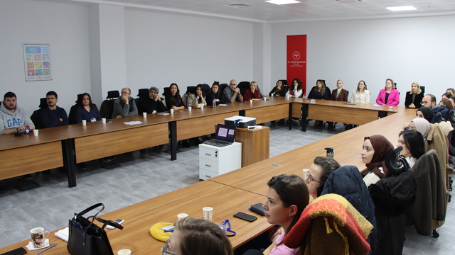 Kırklareli'nde Yenidoğan Canlandırma Programı kapsamında sağlık personeline eğitim verildi