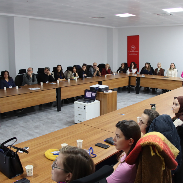 Kırklareli'nde Yenidoğan Canlandırma Programı kapsamında sağlık personeline...