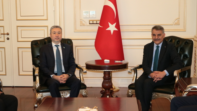 Kazakistan'ın Ankara Büyükelçisi Sapiyev, Yozgat Valisi Özkan'ı ziyaret etti