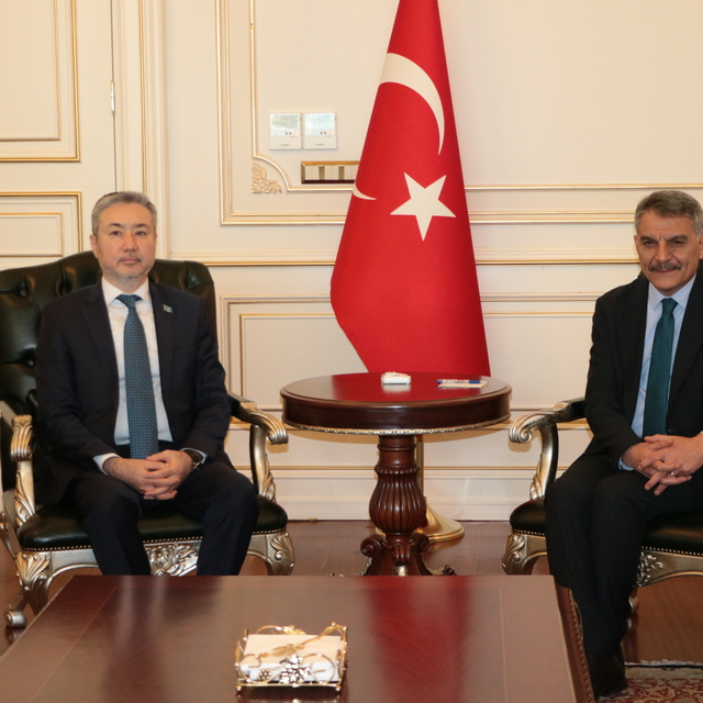 Kazakistan'ın Ankara Büyükelçisi Sapiyev, Yozgat Valisi Özkan'ı ziyaret ett...