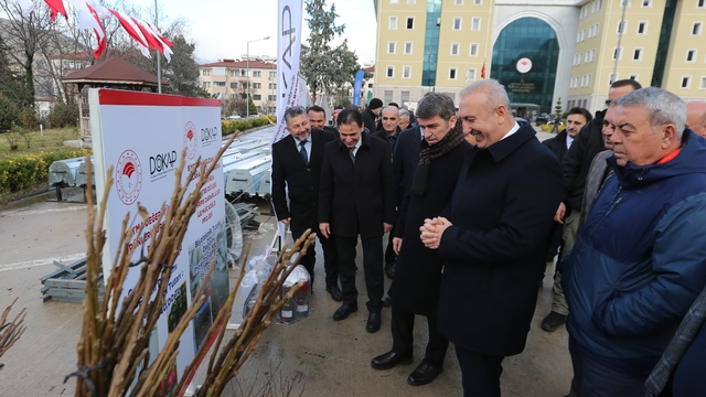 Amasya'da tarım ve hayvancılığı desteklemek için üreticilere malzeme ve ekipman dağıtıldı