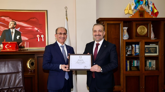 AK Parti Kocaeli İl Başkanı Talus, mazbatasını aldı