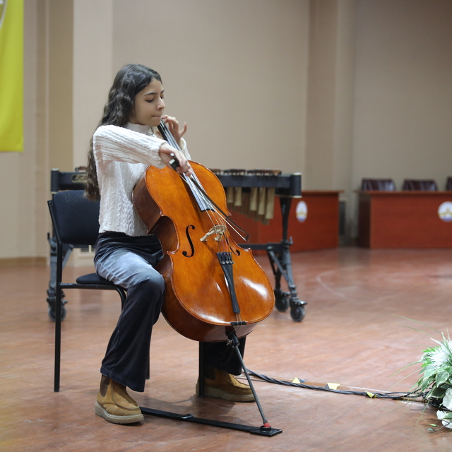 TÜ'de konservatuar öğrencileri İktisadi ve İdari Bilimler Fakültesinde kons...