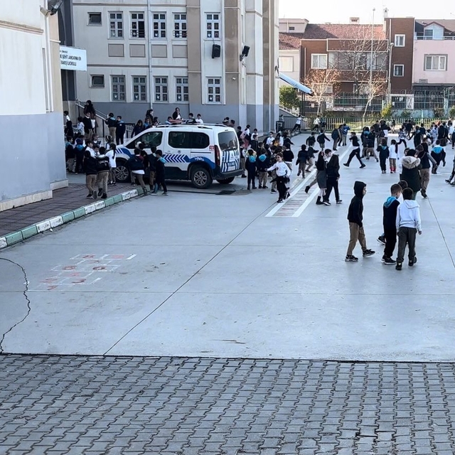 Yerli Malı Haftası etkinliğinde zehirlendikleri öne sürülen 13 öğrenci, has...