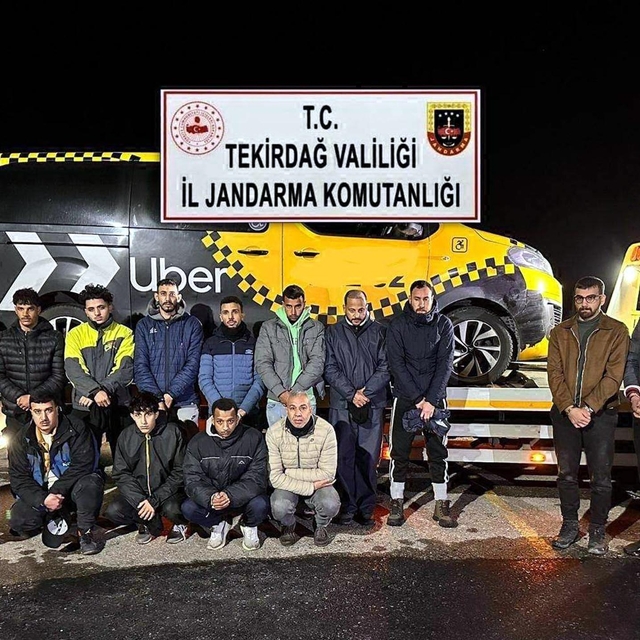 Tekirdağ'da 14 göçmen ile 2 organizatör yakalandı