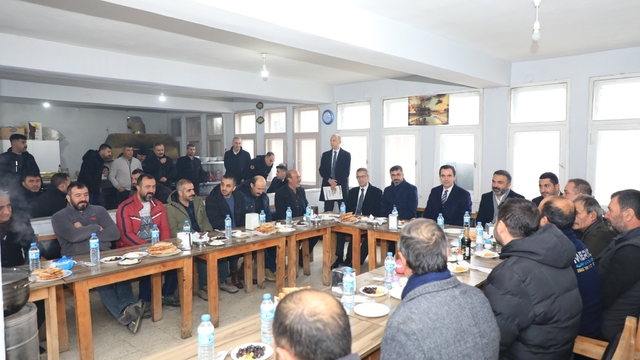 Bitlis Valisi Karakaya, esnafı ziyaret etti