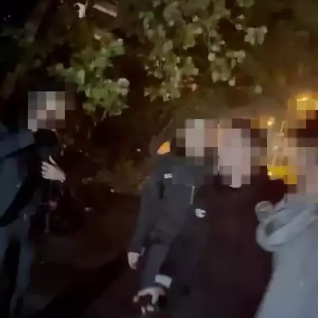 Avukat ve müvekkiline ters kelepçe takan 2 polis ve 2 bekçiye 3 yıl 4'er ay...