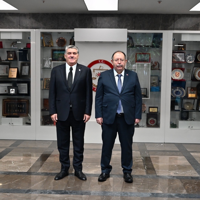 Beşiktaş Kulübü Başkan Adayı Serdal Adalı'dan YSK Başkanı Yener'e ziyaret