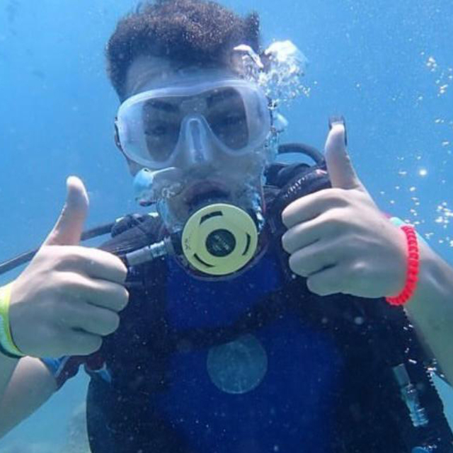 Öldürülen Eren'in üniversitede yaptığı kalemlik ve kitaplık ailesine teslim...