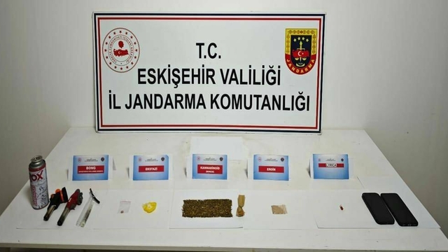 Eskişehir'de 2 uyuşturucu şüphelisi yakalandı