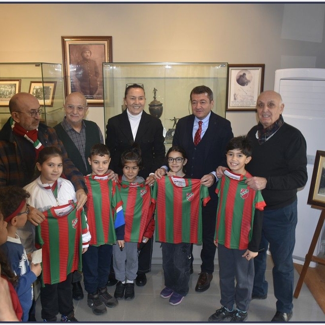 Karşıyaka'da Karal çekildi, aday yok