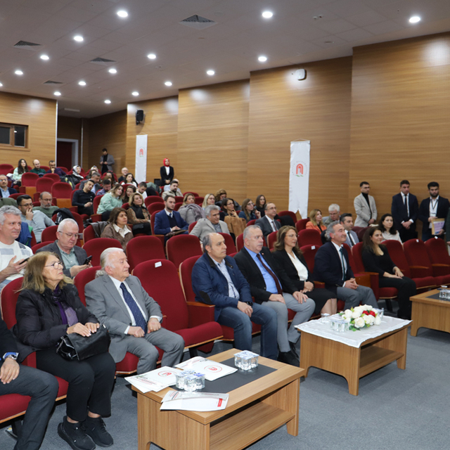 Amasya'da "Meme Kanseri Tedavisinde Aksillaya Yaklaşım Sempozyumu" düzenlen...