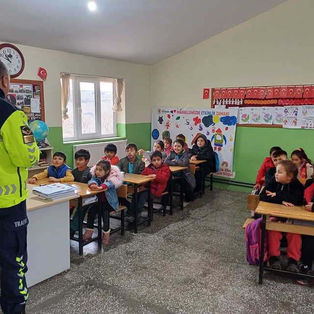 Havza'da jandarmadan öğrencilere eğitim