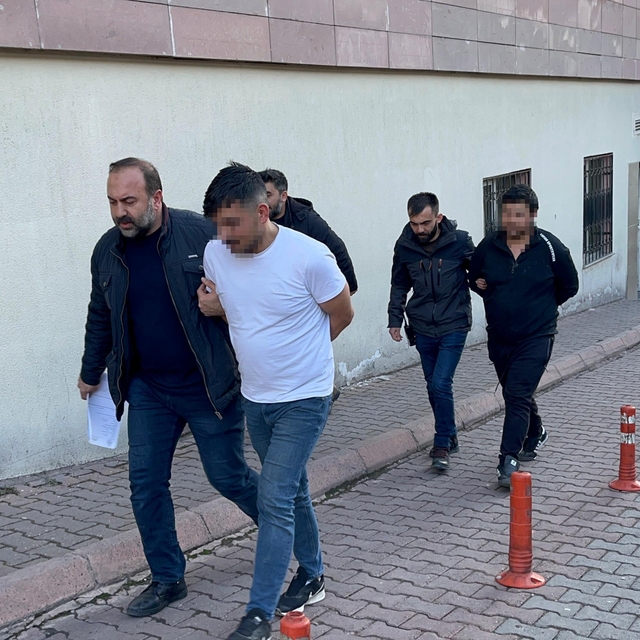 Av tüfekli cinayetin şüphelisi: Polisler havaya ateş edince teslim oldum