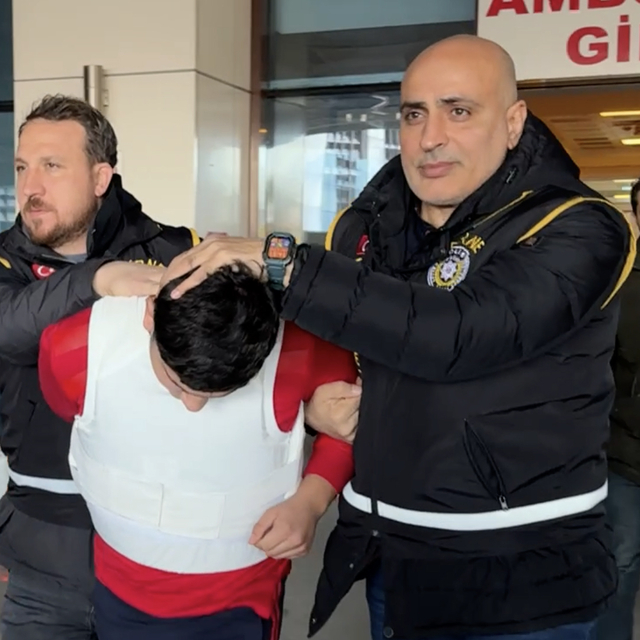 Edirne'de kağıt toplama aracına silahlı saldırı düzenleyen zanlı adliyede