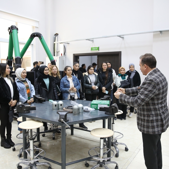 İskenderun'da kaynak eğitimi alacak kursiyerlere tanıtım yapıldı