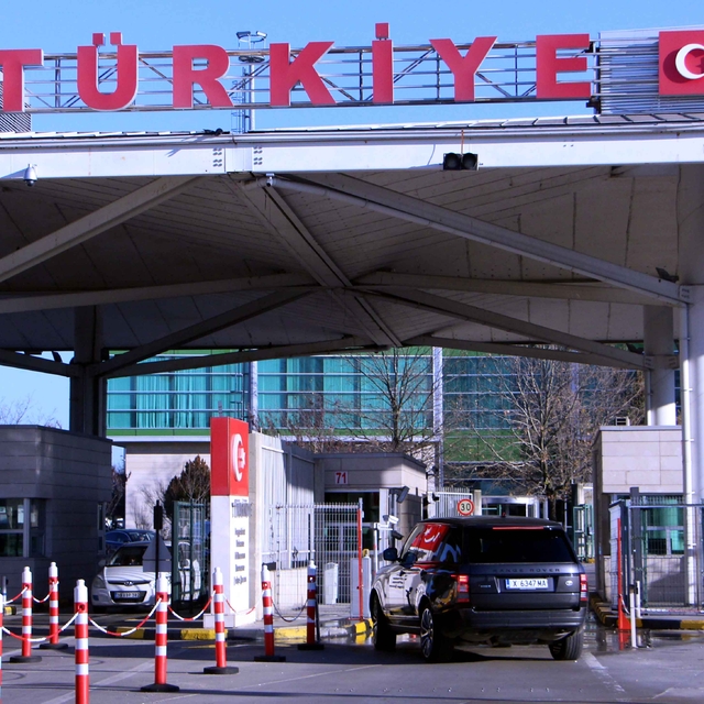 Bulgaristan'a açılan sınır kapılarında dezenfeksiyon sistemi devreye alındı