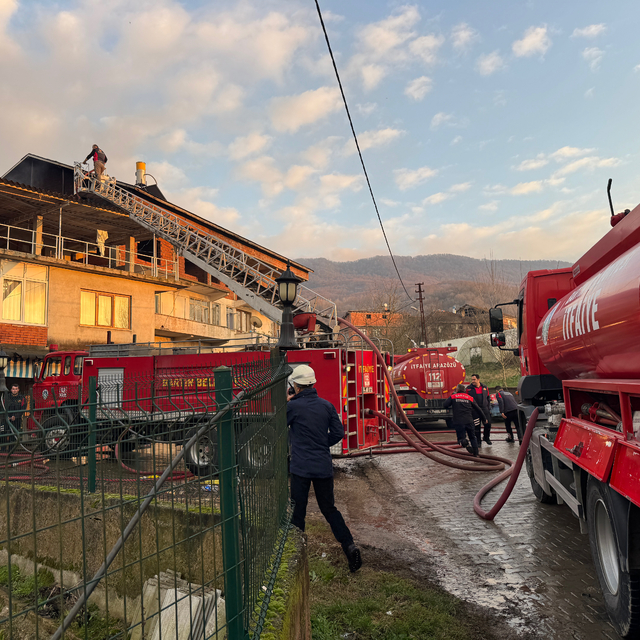 Bartın'da çıkan yangında 2 evde hasar oluştu