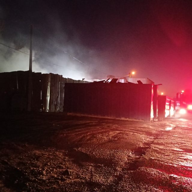İzmit'te geri dönüşüm tesisindeki yangın söndürüldü