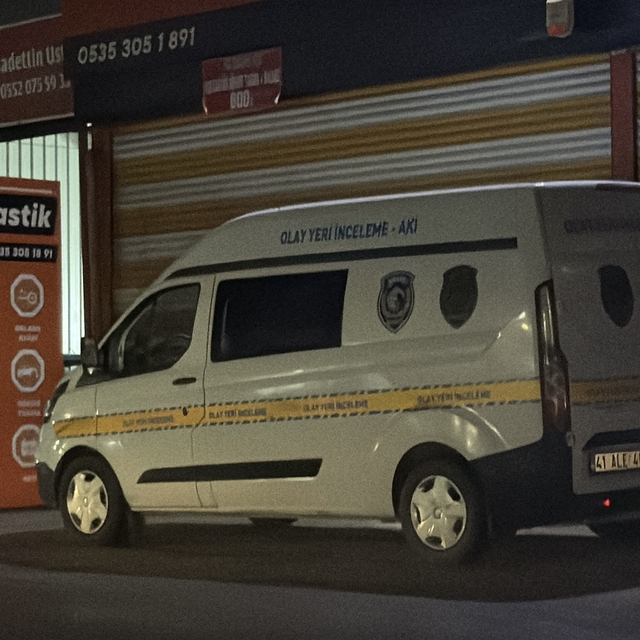 Kocaeli'de yüksekten düşen işçi ağır yaralandı