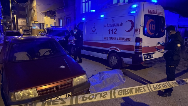 Kütahya'da sokakta bir kişinin cesedi bulundu