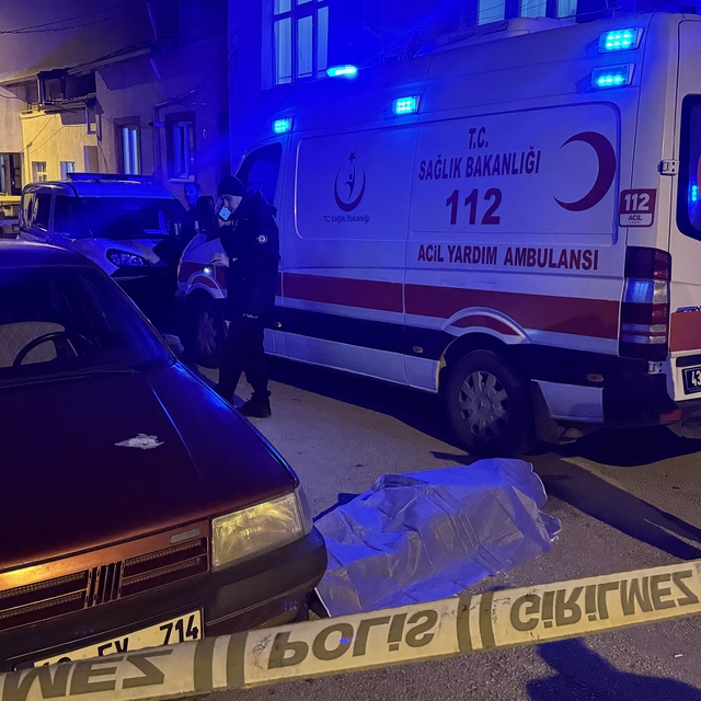 Kütahya'da sokakta bir kişinin cesedi bulundu