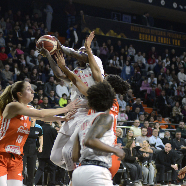 ÇBK Mersin- Famila Schio: 86-52