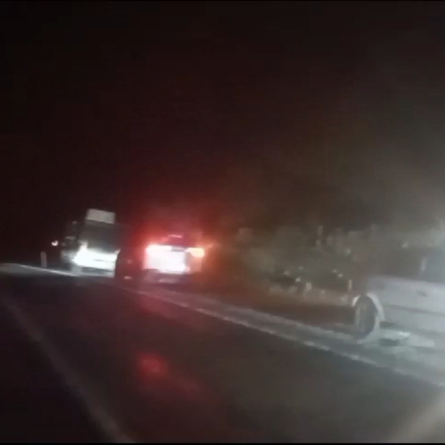 Mardin'de yolcu minibüsü ile hafif ticari araç çarpıştı: 5 yaralı